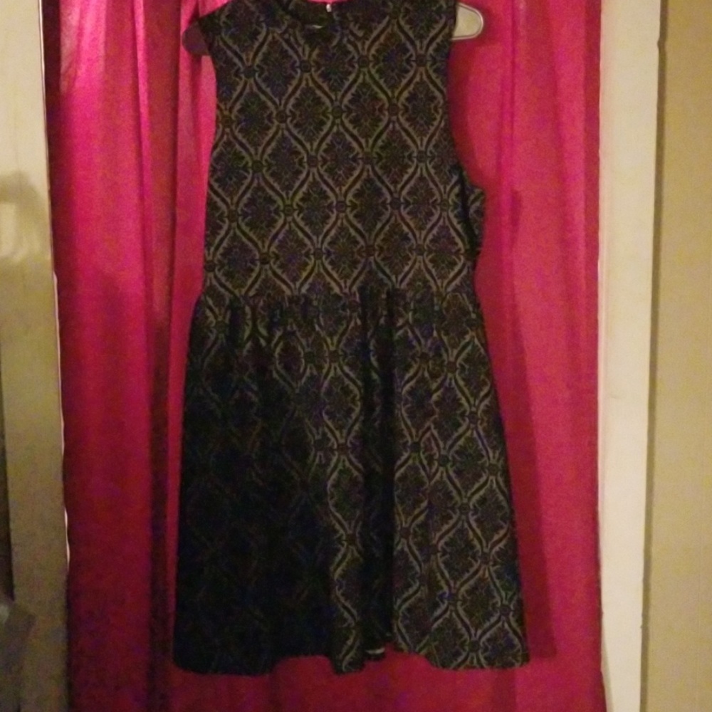 High Neck Black pattern dress XL